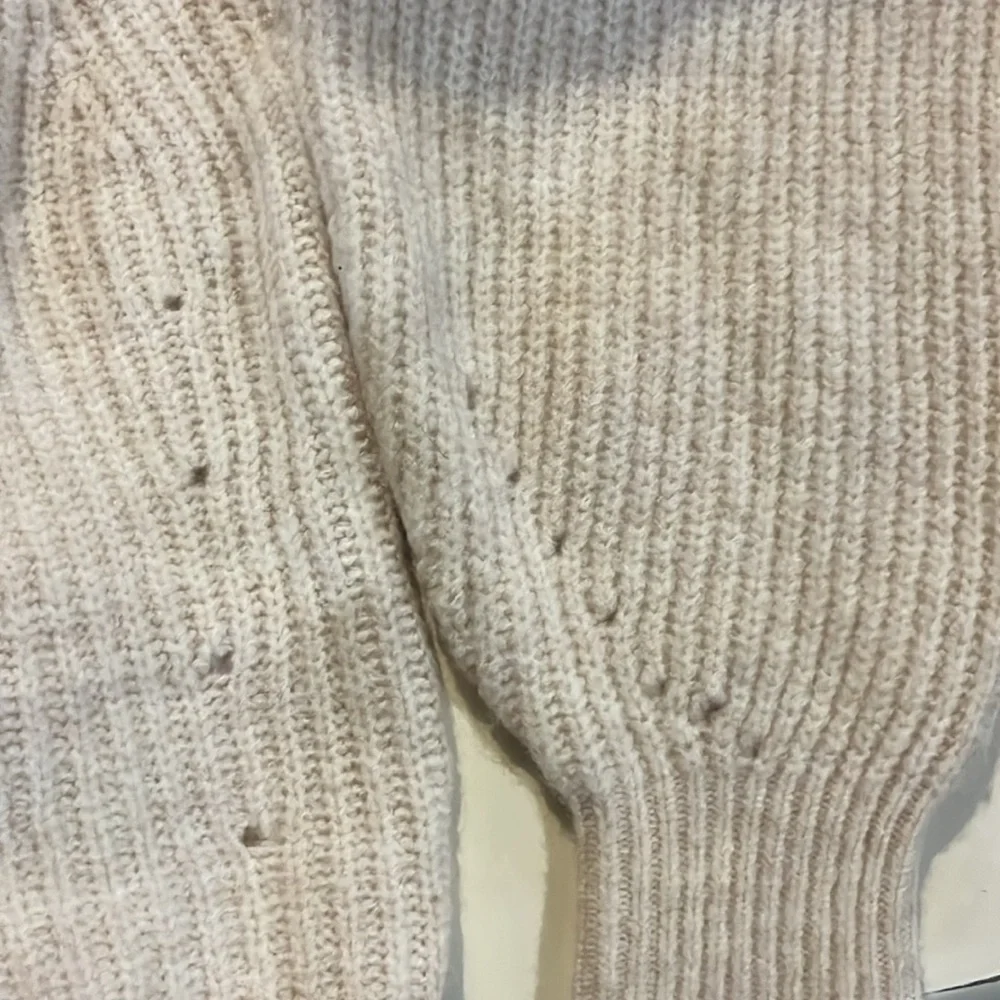 NWT TopShop Long Sleeve Cropped Women’s Sweater